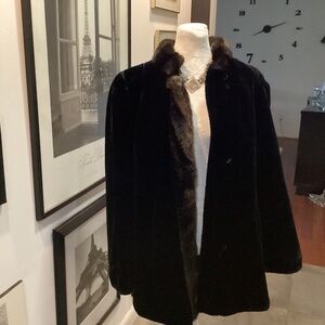 HILLMORE. NY.FAUX FUR LOVELY VINTAGE 3/4 length jacket / COAT see measurements